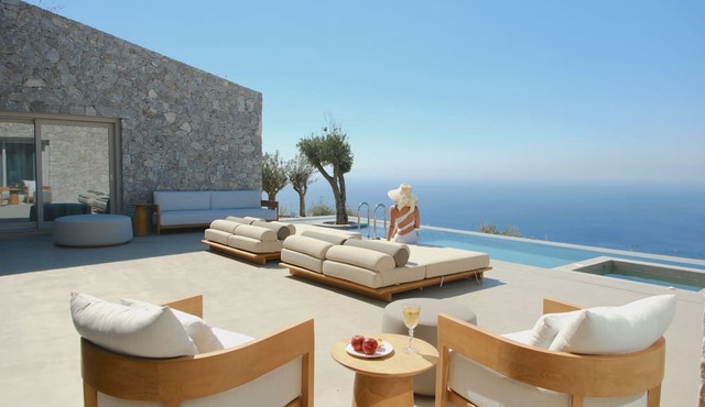 VOUNO Santorini Private Villas in Santorini