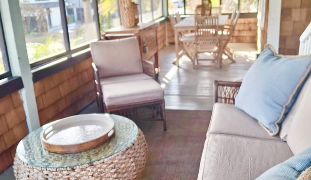 Beach Cottage II, near the beach, TPC Sawgrass, Mayo Clinic & Ponte Vedra Beach in Jacksonville Beach