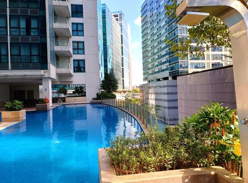 FREE Welcome Breakfast, BGC 1BR, 300Mbps Fiber, Steps to Mitsukoshi & Uptown, 10J in Manila