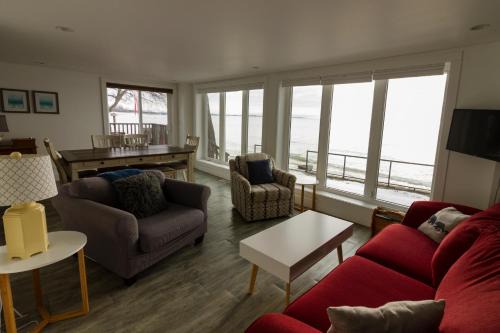 Sakura Cottage - Serenity on PEC Waterfront in Wellington