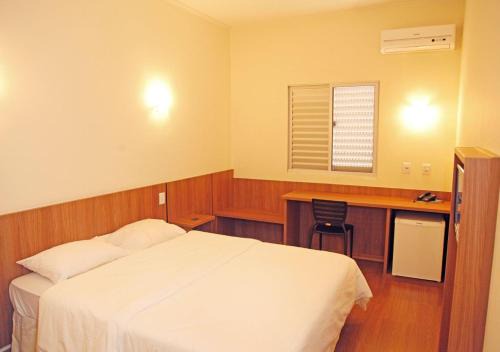 Bernal Hotel Econômico in Ituiutaba