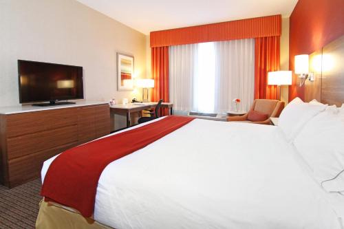 Holiday Inn Express and Suites Calgary University by IHG in Calgary